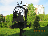 Скульптуры под открытым небом в парке Музеон, в Москве