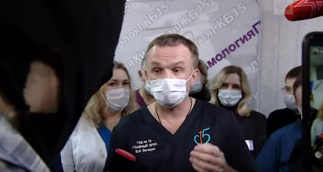 Несколько противников принудительной прививации приглашённых в красную зону Филатовской больницы в Москве отказались надевать маски и их не пустили