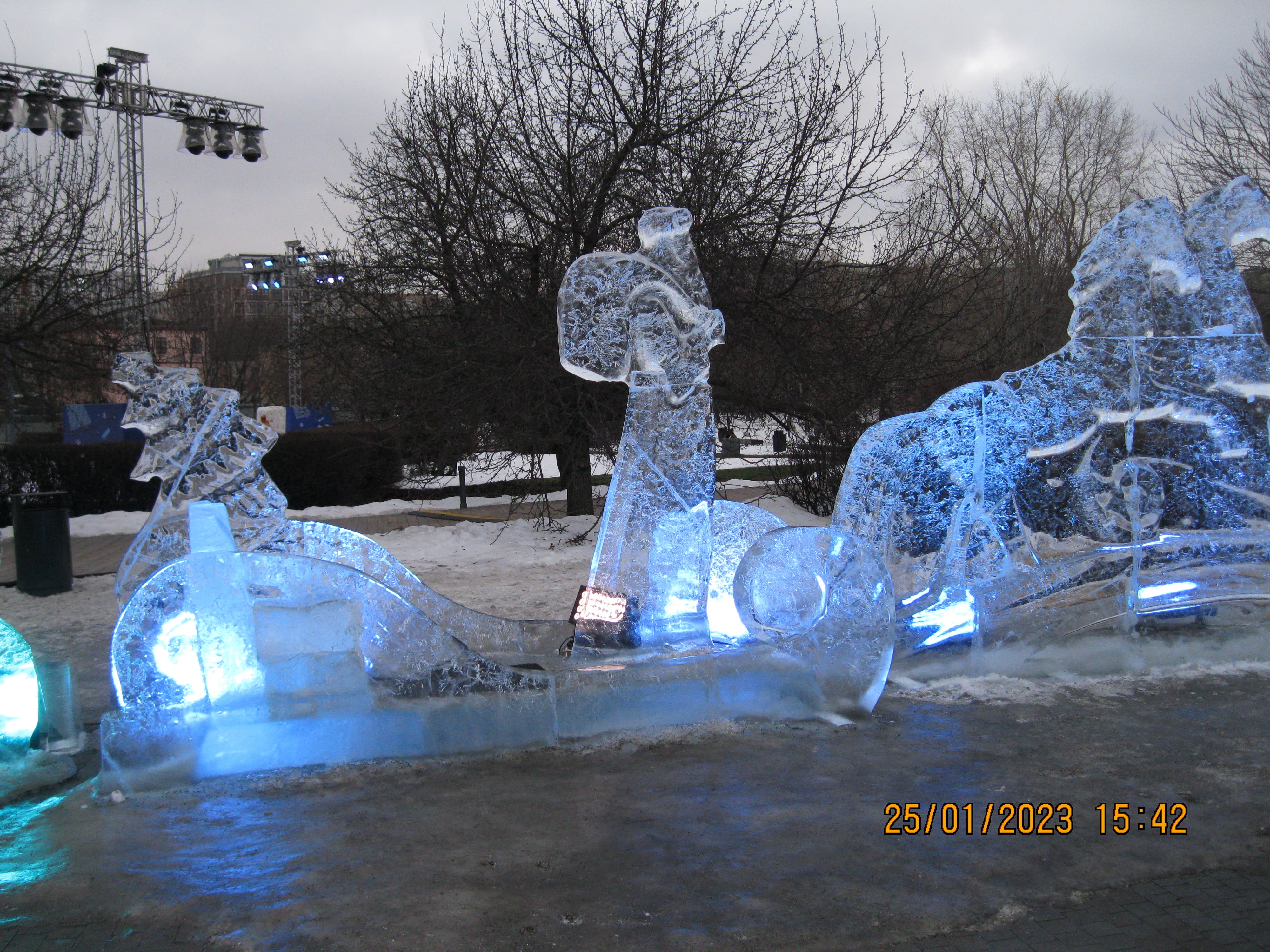  Выставка ледяных скульптур в парке Музеон Москвы - "Снег и Лёд". Ледяные и снежные фигуры и скульптуры